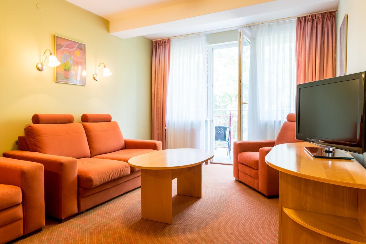 Hotel Melodia à Jurata Extérieur photo